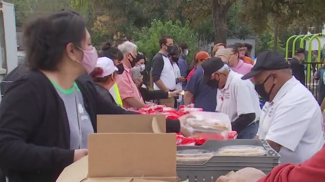 Austin organizations help those in need for Thanksgiving